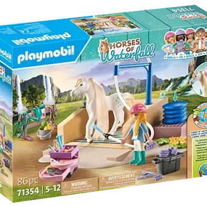 Playmobil Horses Of Waterfall Washing Station with Isabella and Lioness 71354